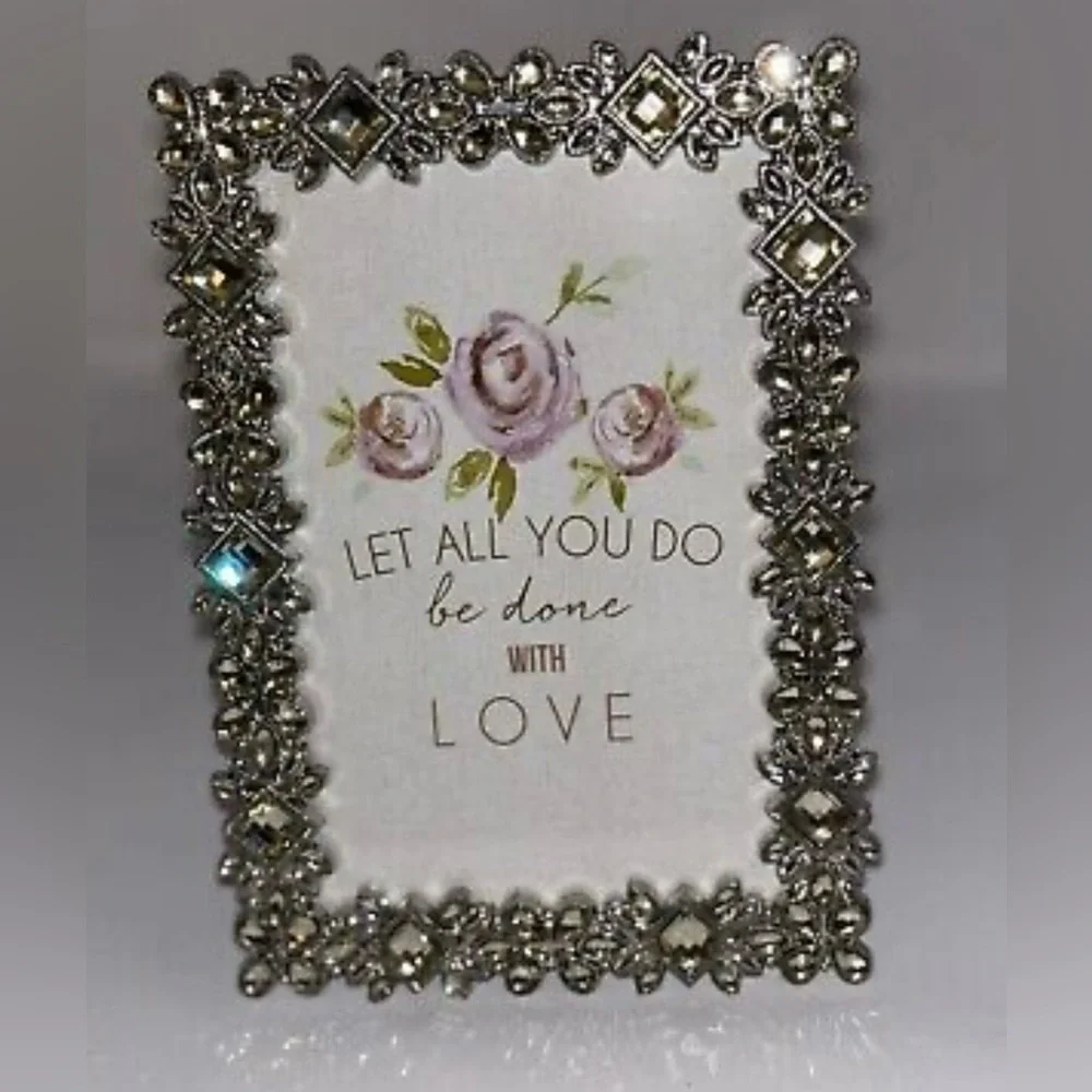 Luxe Collection Picture Photo 4 x 6 Frame NEW with Tags Silver Clear Crystals